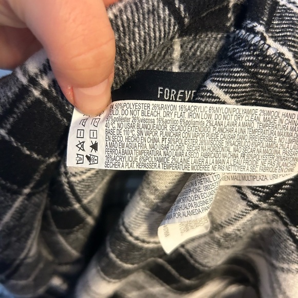 FOREVER 21 PLUS PLAID FLANNEL - Picture 4 of 4